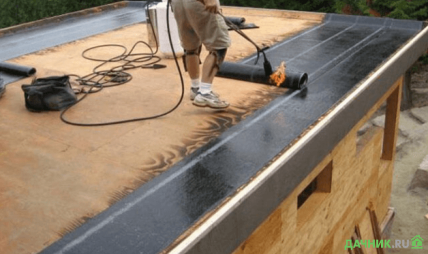 Как покрыть крышу гаража рубероидом своими руками